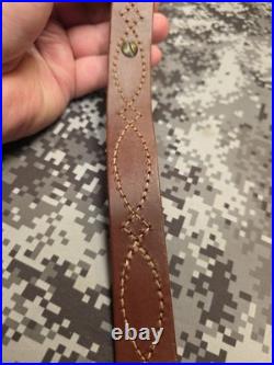 BROWNING STITCHED TOOLED WHITETAIL BUCK LEATHER RIFLE SLING With SWIVELS