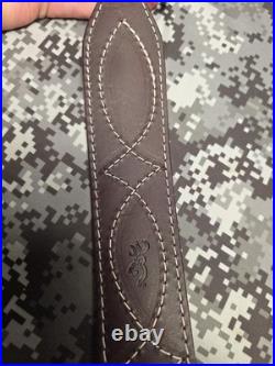BROWNING WHITE STITCHED DESIGN SUEDE BACKED LEATHER RIFLE GUN SLING With SWIVELS