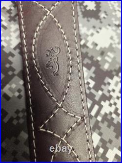 BROWNING WHITE STITCHED DESIGN SUEDE BACKED LEATHER RIFLE GUN SLING With SWIVELS